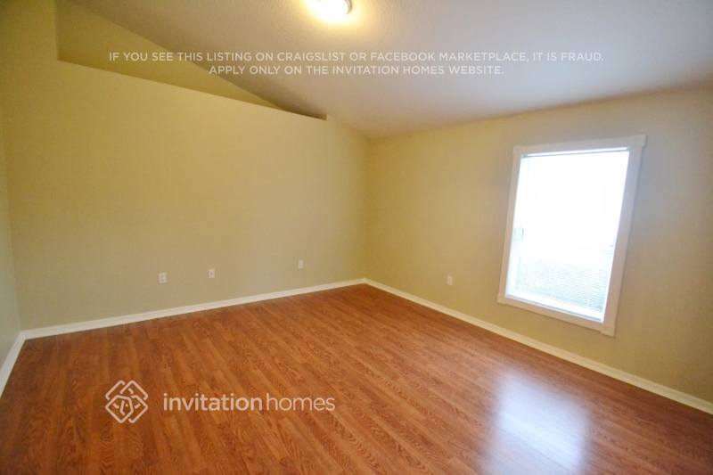 Building Photo - 992 Vanderbilt Dr