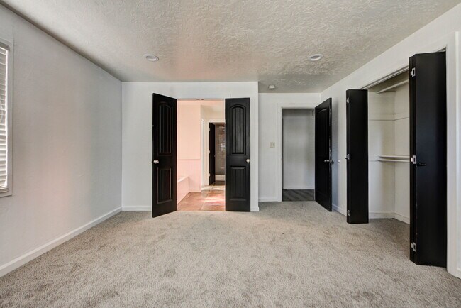 Building Photo - 1222 Camden Way