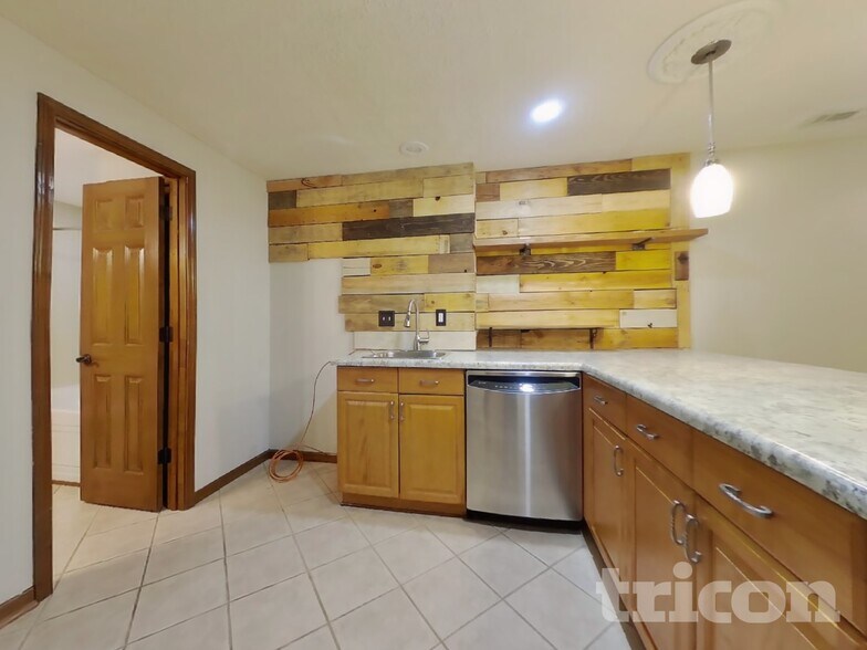 Building Photo - 3909 NW 74th St