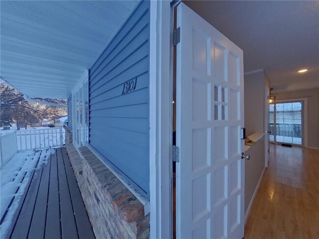 Building Photo - 13101 Thomas Ave