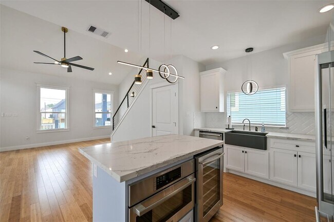 Building Photo - 1207 32nd St
