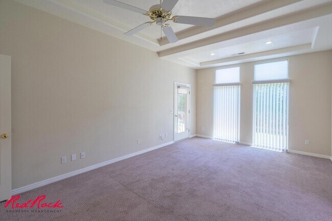 Building Photo - Comfortable 3-bedroom Home. Small Dog Frie...