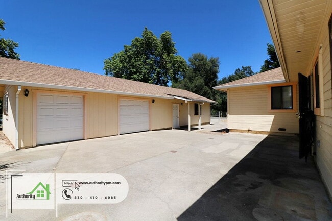Building Photo - 4465 Red Bluff St