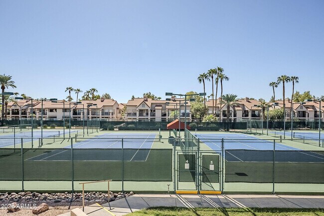 Building Photo - 9708 E Vía Linda