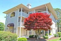Building Photo - 4230 Pinehurst Cir