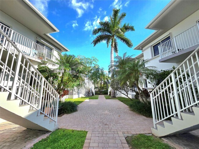 Building Photo - 1152 99th St