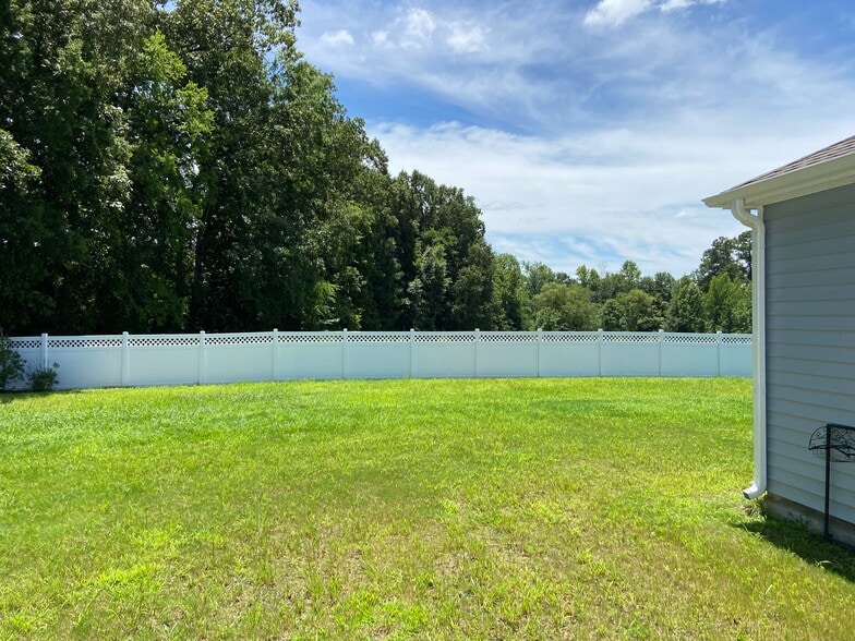 Building Photo - 1251 Middlecrest Dr