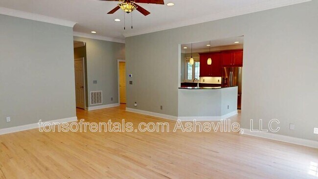 Building Photo - 385 Mistletoe Trail