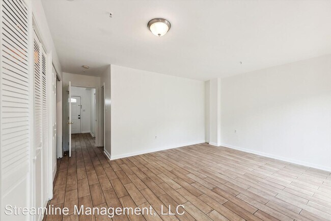 Building Photo - 4 br, 2.5 bath House - 7007 Onyx Ct.