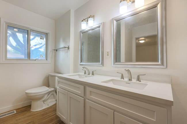 Building Photo - 2641 SE 168th Ave