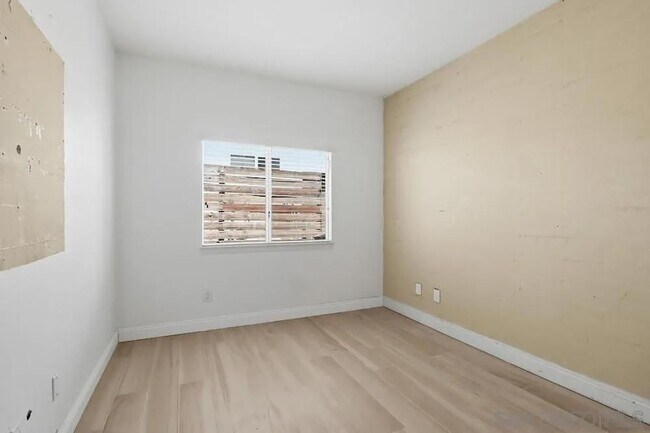 Building Photo - 561 Bayona Loop