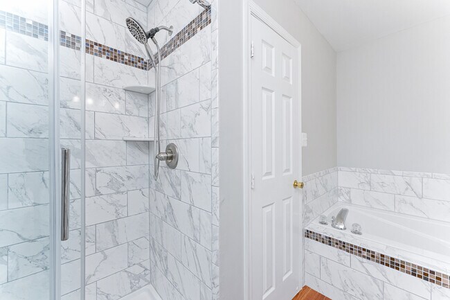 master suite - 44132 Mistletoe Ter