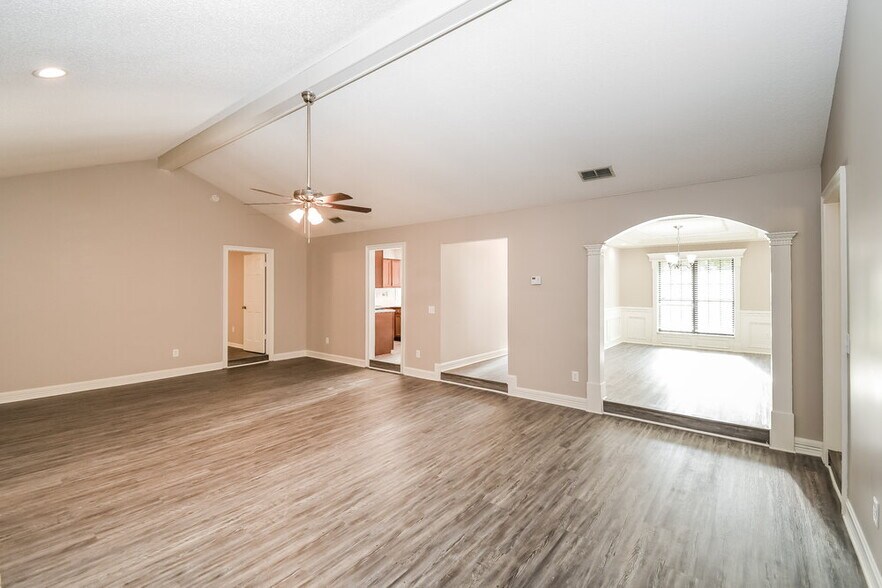 Building Photo - 3146 Chapelwood Ln