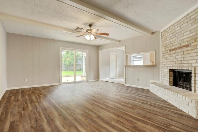 Building Photo - 25703 Pepper Ridge Ln