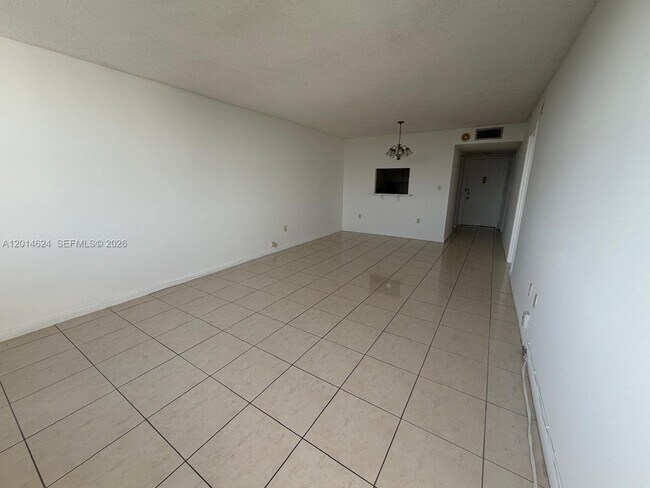 Building Photo - 1200 NE Miami Gardens Dr