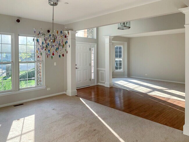 Building Photo - 942 Blue Ridge Dr