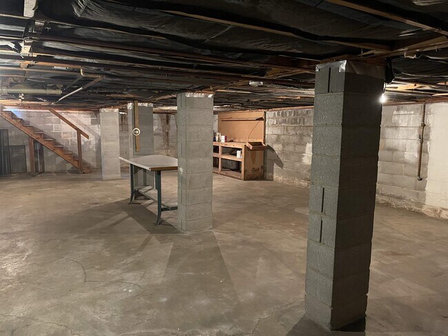 Building Photo - 154 Trenton Ave