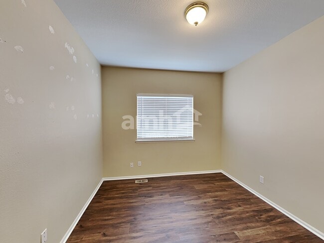 Building Photo - 9835 Kenton Cir