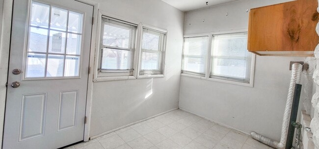 Building Photo - Bountiful City Office Space or residential