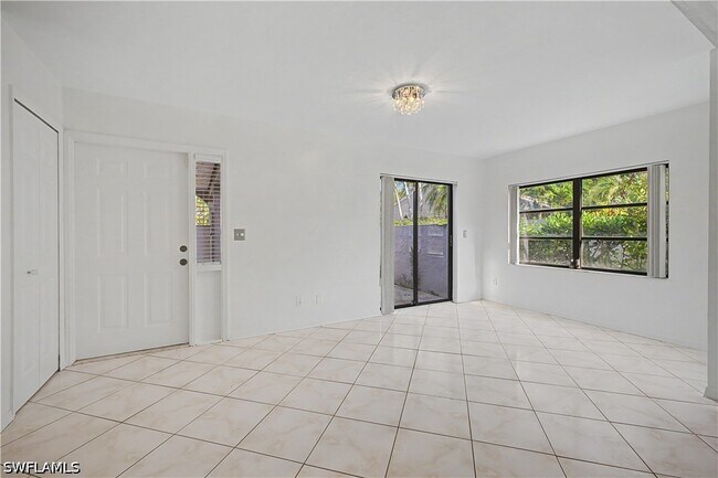 Building Photo - 908 Augusta Blvd