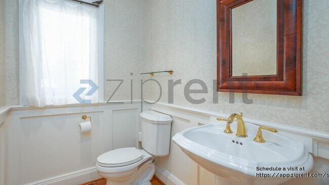 Building Photo - 16000 Greenwood Rd