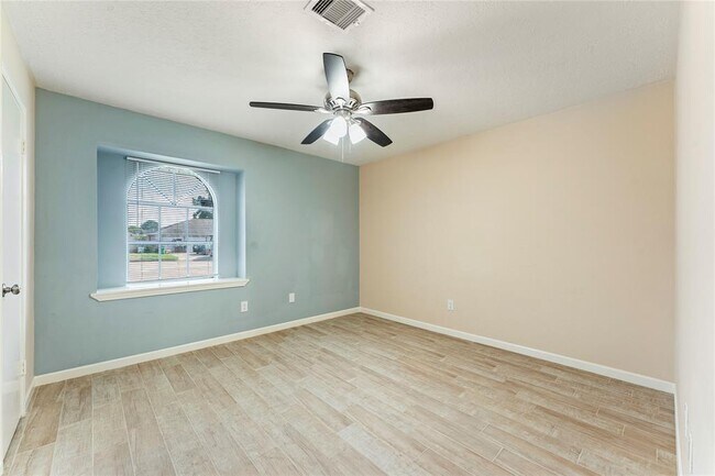 Building Photo - 1410 PI Cir