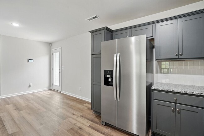 Building Photo - Charming 3-Bedroom Ranch with 2 Full Baths & Expansive Backyard Located in a Peaceful Cul-de-Sac