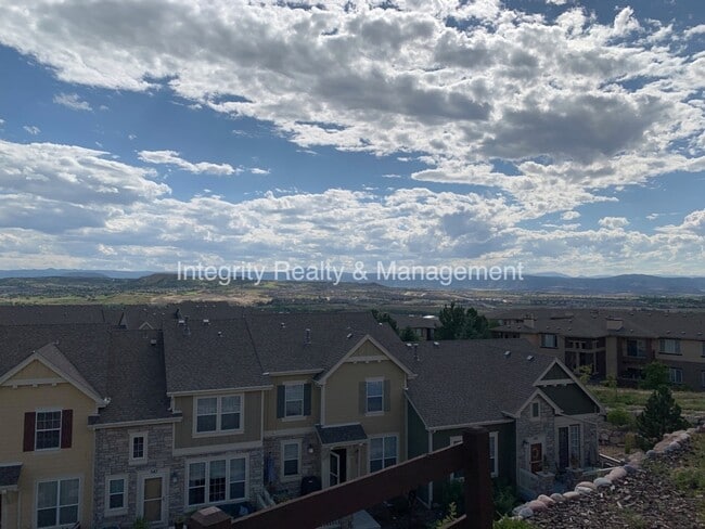 Building Photo - 552 Hanging Rock Pl