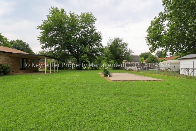 Building Photo - 11621 N 103rd E Ave