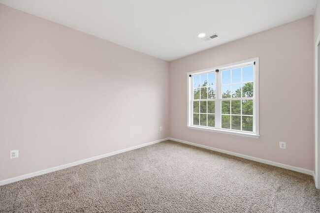 Building Photo - 24267 Purple Finch Dr