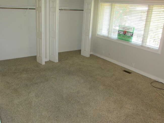 Building Photo - 745 E Three Fountains Cir