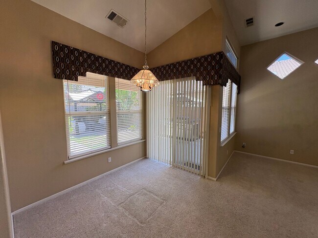 Building Photo - 1523 E Monte Vista Ct