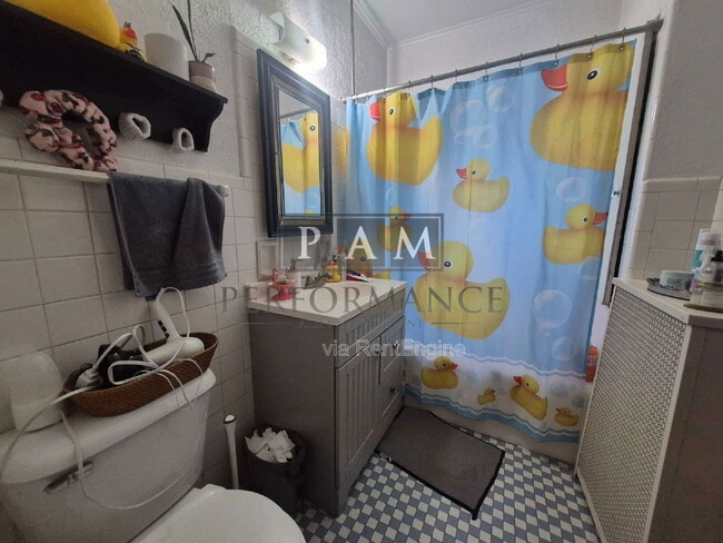 Building Photo - 4035 N Stowell Ave