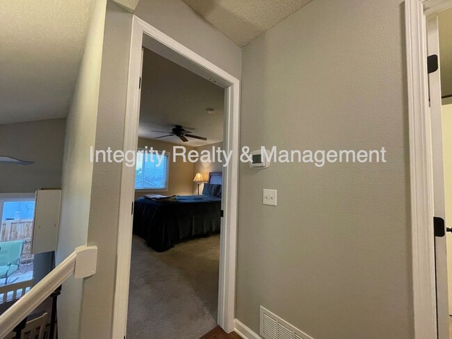 Building Photo - 475 E Chiswick Cir