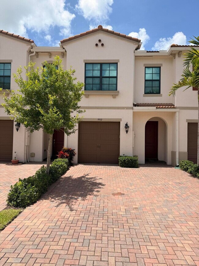 Primary Photo - 9932 Brickhill Dr