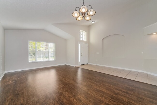 Building Photo - 137 Thornbury Dr