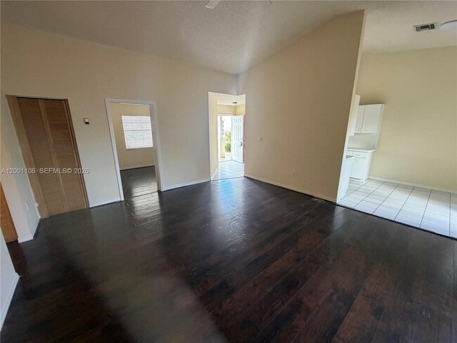 Building Photo - 960 NE 214th Ln