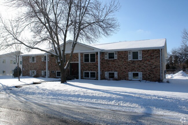 Building Photo - 3005 Verndale Ave