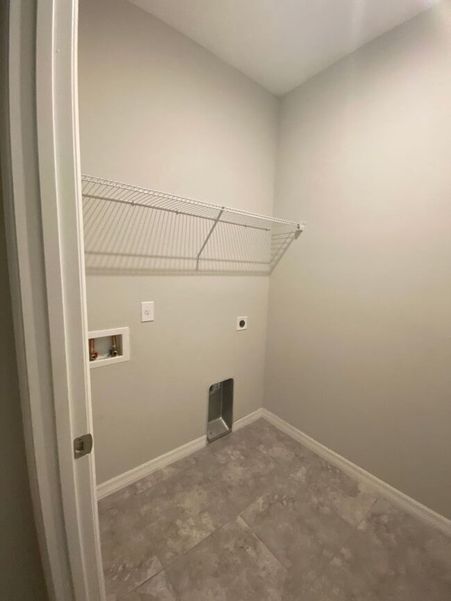 Building Photo - 3 Bedroom 3.5 Bath Home in Winter Park for...