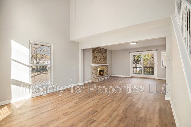 Building Photo - 3500 NE 72nd Terrace