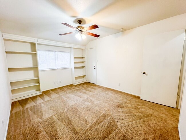 Building Photo - 11103 Whisper Hollow