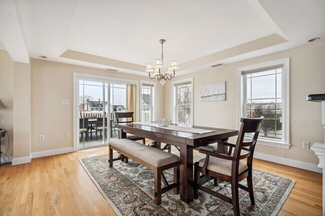 Building Photo - 9 Lowell St