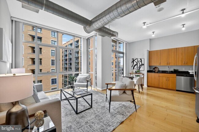 Building Photo - 811 4th St NW