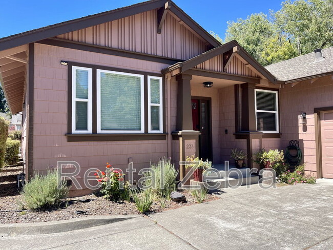 Primary Photo - 233 Craftman Ct
