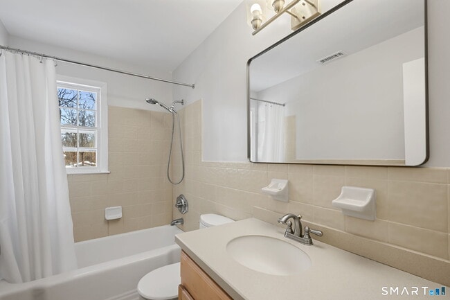 Building Photo - 75 Rivergate Dr