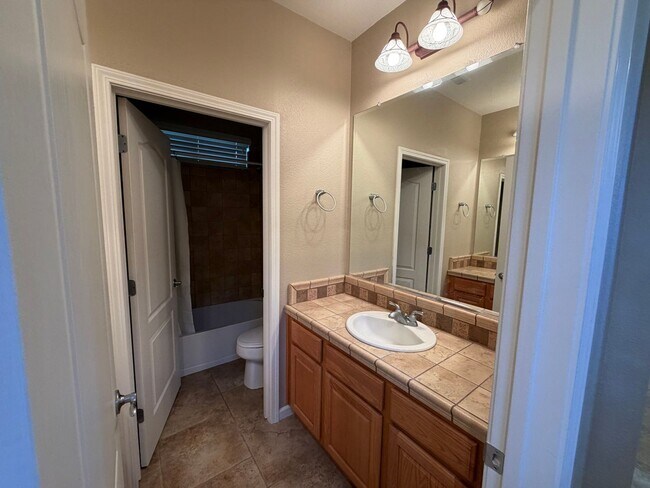 Building Photo - 485 Cicada Ct