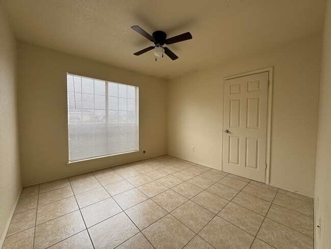 Building Photo - 110 James Loop