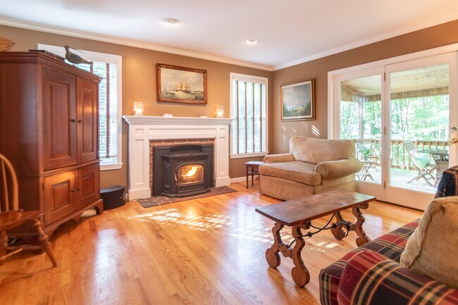 Building Photo - 12 Morningstar Dr