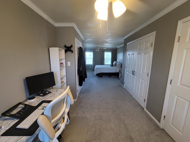 Building Photo - 1012 Meadowview Pl