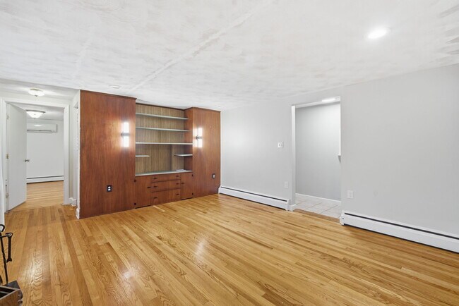 Building Photo - 1108 New Britain Ave